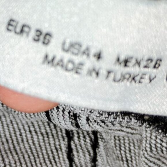 ZARA- USA- 4 Darkens Gray Skinny Frayed - Picture 3 of 7